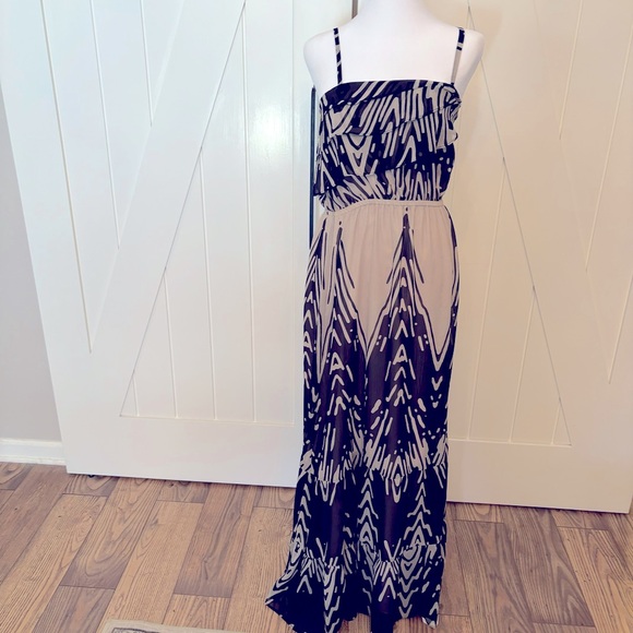Express Dresses & Skirts - Express Black/Cream maxi dress size: X Small